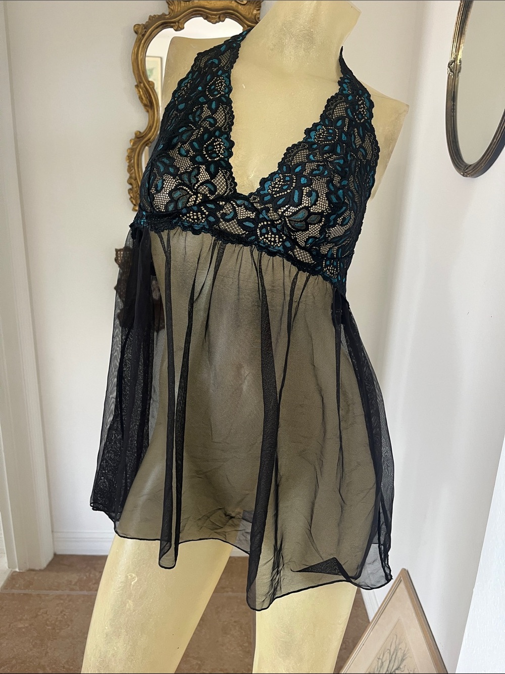 Sexy Frederick’s of Hollywood Sheer Babydoll Chemise